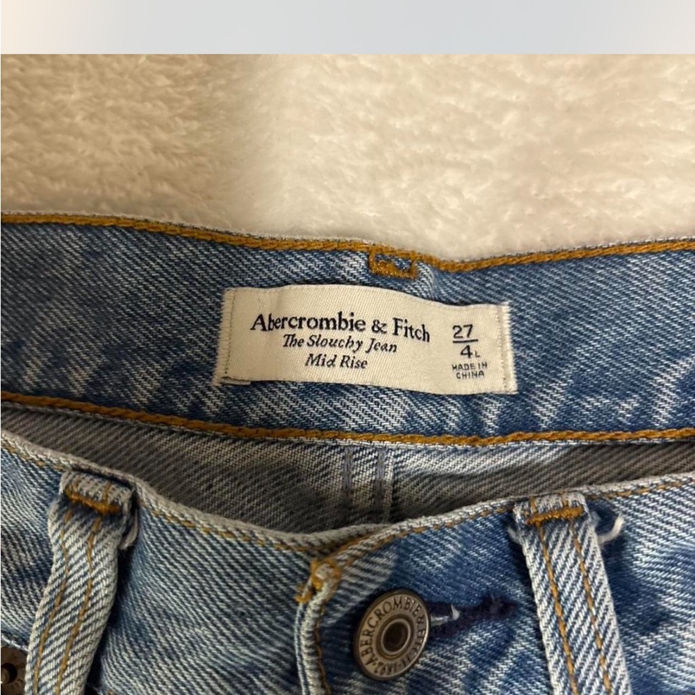 Abercrombie & Fitch Light Blue Slouchy Jeans - Picture 2 of 5